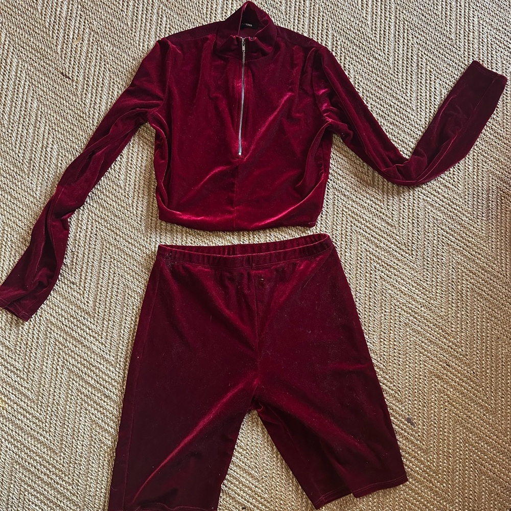 Fashion nova two piece velvet sway size medium ￼
